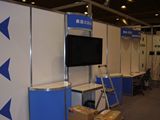 50インチプラズマモニタ・オクタ設営